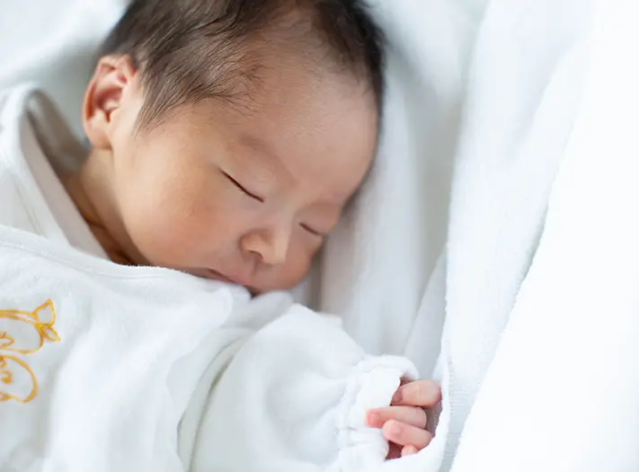 新生児期の睡眠時間は？