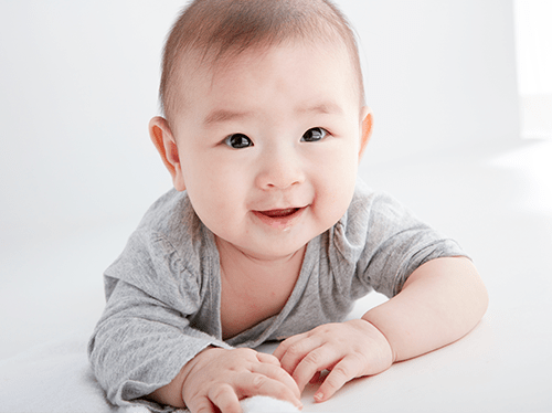 生後4ヶ月の赤ちゃんの成長・発達ーお世話や遊びのポイントを解説！