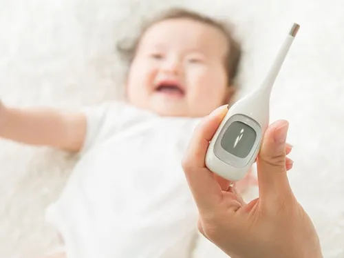 赤ちゃんが発熱したときはどうする?体温の目安や対処法を解説!