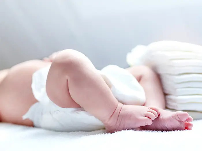 新生児用のおむつはいつまで使って大丈夫？サイズアップのサインや無駄にしない活用方法を紹介