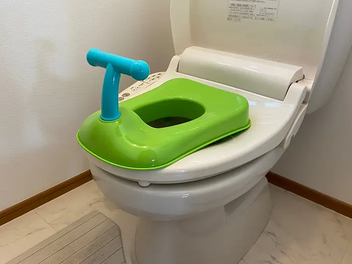 【医師監修】トイレトレーニングはいつから始める？開始時期やうまく進めるコツを紹介