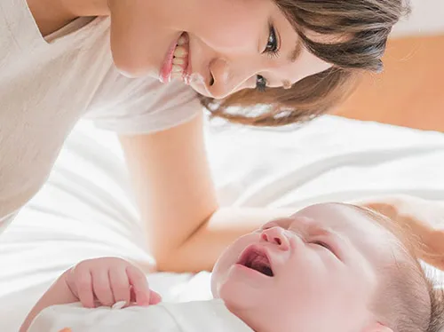 初めて赤ちゃんがやってくる!授乳や沐浴など、一日のスケジュールと準備について
