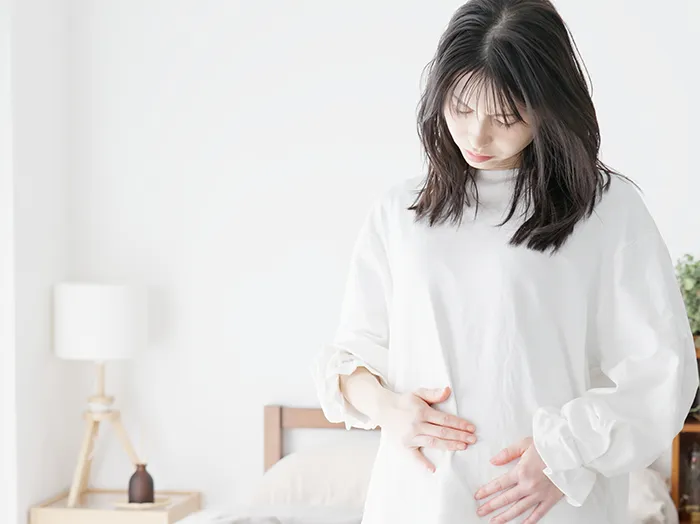 妊娠初期の出血は大丈夫?無事に出産できる?原因を詳しく解説